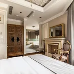 Stylish Studio In Historic Mansion In Beylerbeyi