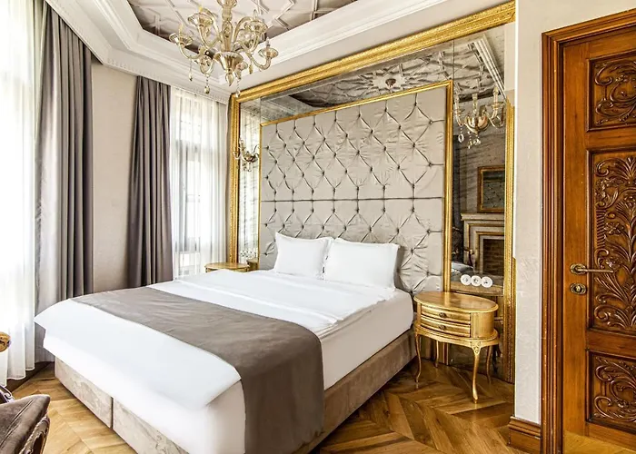 Stylish Studio In Historic Mansion In Beylerbeyi